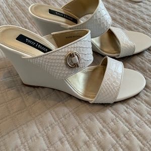 White House Black Market White Wedge